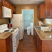 Longer Stay for Travelers Blocks from Hospital and Downtown Security G
