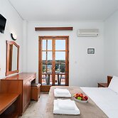 Koukounaries Beach Hotel