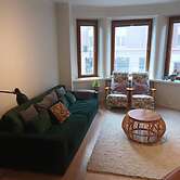 2ndhomes 144 m2 Stylish 3BR Center Home