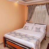 TRIPLINQ HOTEL & RESORT