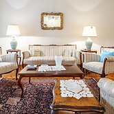 Chic Flat With Balcony Close to Caddebostan Shore