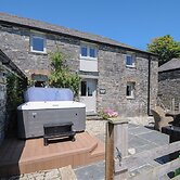 Courtyard Cottage - Within the Helland Barton Farm Collection