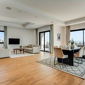 Sanders Crystal 1 - Large 4-bdr Penthouse With Shared Pool