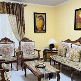 House w 3 Bedrooms And 3 Baths - Free Parking