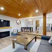 Ironwoods Blueberry Hill by Whistler VR