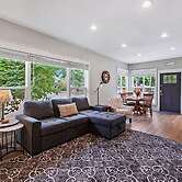 Cozy Chic Home in Downtown Loveland!