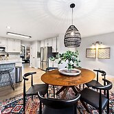 Scandinavian Chic – Hot Tub, Bikes and Lake Life!