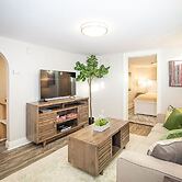 Cozy Retreat | Walk to Unc | Free Cruiser Bikes