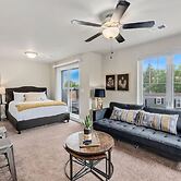 Contemporary Studio – Sunny, Stylish and Spacious