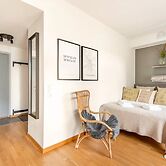 Luxury Business Studio Apartment - Garden View