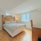 Cozy Rooms in Bright Walkout Suite - Newly Renovated 2026