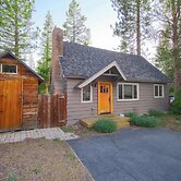 Dancing Bear Cabin Pet Friendly, Sleeps 4, Totally Cute!