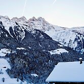 Peanut Mountain Lodge