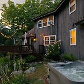 Forest Mountain Escape: Beautiful Mountaintop Escape In Mendon, Vt. 20