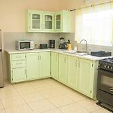 Lovely 2 Bedroom Apt 4 Warm, Cosy, Comfortable