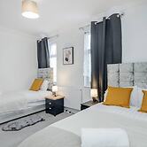 Stunning Top 2 Bed Flat Tilbury Central Location