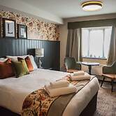 Cat & Lion Country Pub and Hotel