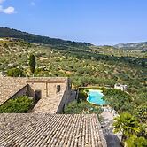 Masseria Fortificata Lo Zafferaneto