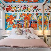 Harbourside Pad With Waterfront Views