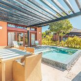 Cozy Bungallow With Pool at Green Village AA3