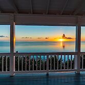 Palm Bluff 2 Bedroom Cottage