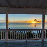 Palm Bluff 2 Bedroom Cottage