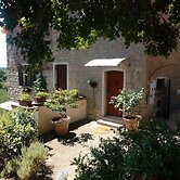 Stunning 1-bed House in Castel Cellesi, Italy