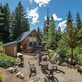 Raven Haven Lodge 2 Bedroom Home by RedAwning