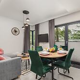 Little Laguna Delux by Renters Prestige