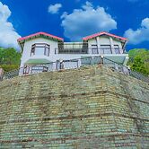 Kia Kasauli Chalet 3 BHK by Dumnu Homes