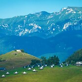 Ursa Mica Glamping Resort