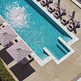 Tzanis Resort