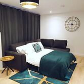 Stunning Modern Christchurch Town Centre Apartment