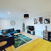 Stunning Modern Christchurch Town Centre Apartment
