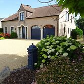 Luxury Holiday Home With Sauna and Jacuzzi in Heers