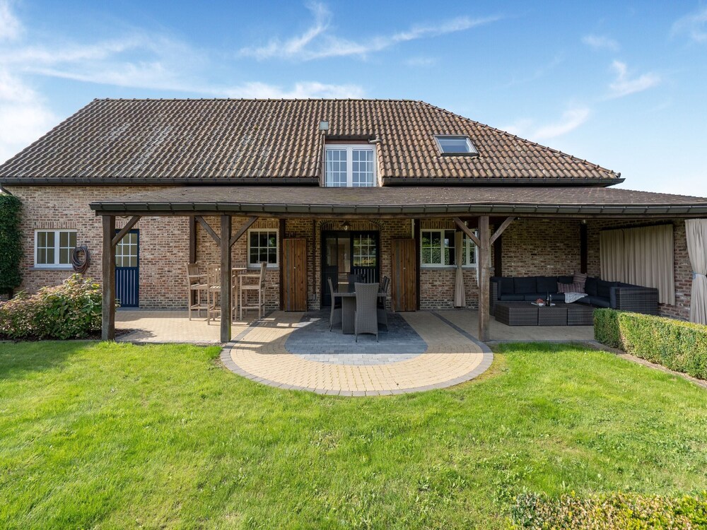 Alken Farm Stay With Terrace