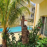 Captivating 3-bed Apartment in Flic en Flac