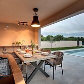 Modern Villa With Swimming Pool