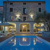 Belvilla by OYO Villa Costiera