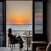 Wonil Hotel Perth - Handwritten Collection