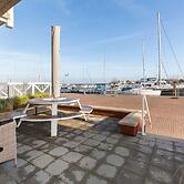 Spacious Luxury Apartment With Beautiful Views of the Harbor and the N