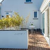 Pleasaing Holiday Home in Oostkapelle With Garden