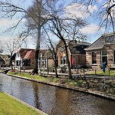 Apartment in Giethoorn With Parking