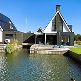 Peaceful Villa on the Water in Stavoren