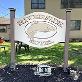 Riverside Motel