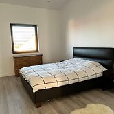 House - Sleeps 8 - Pets Ok - Garden - Parking