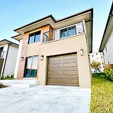 Green Luxurious 5BD Jungle House by FL Keys MIA