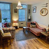 Studio - Sleeps 2 - Pets - Terrace - Parking