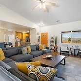 Colorful Cactus - Hot Tub, Bbq And Fire Pit! 4 Bedroom Home by RedAwni