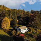 Whitney by Avantstay Private Berkshires Estate